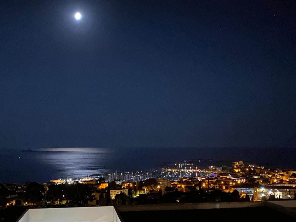 Superbe T2 44M2 - Grande Terrasse Vue Mer Panoramique Exceptionnelle Piscine - Parking Bandol Exterior foto
